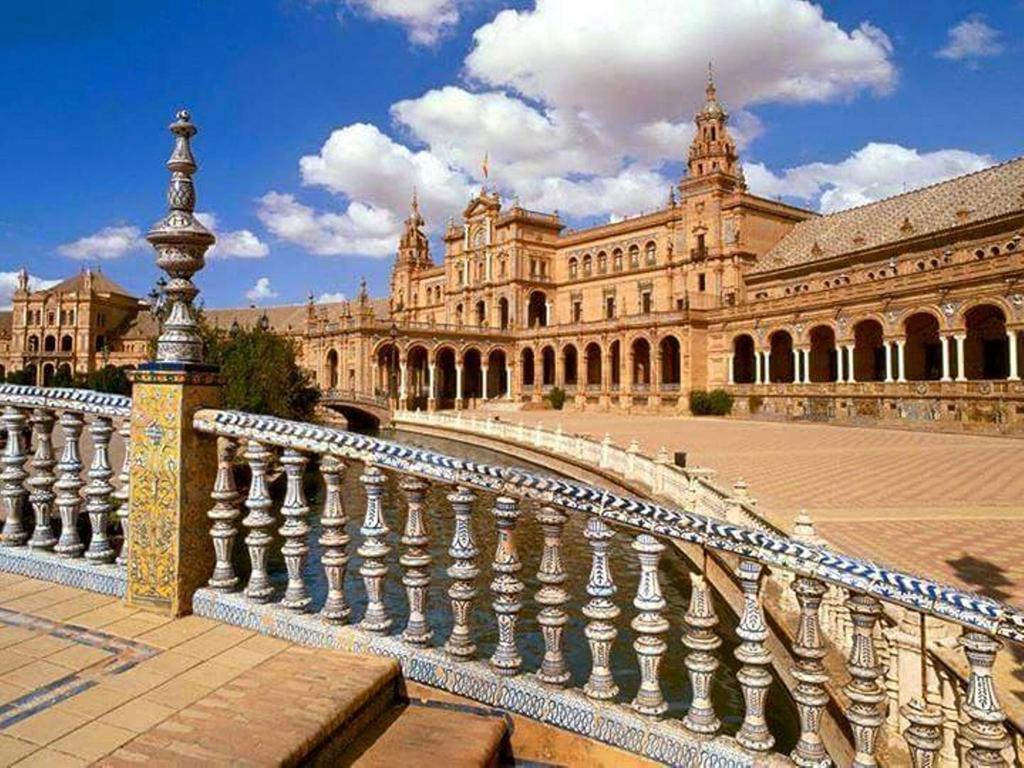 Like Home Sevilla - Museo Bagian luar foto